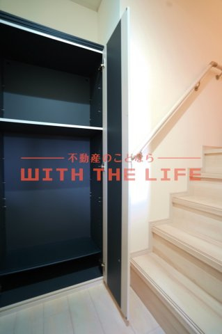 Benesta久留米（べネスタ久留米）【キャッシュバック対象物件】の玄関|収納もある玄関です