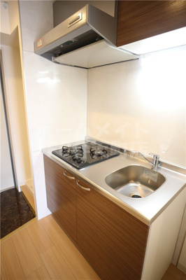 【キッチン】 | エグゼ大阪ドーム | コンパクトなキッチンで掃除もラクラク