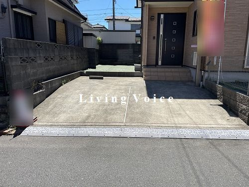 【仲介手数料０円】綾瀬市綾西4丁目　中古一戸建ての駐車場|綾瀬市綾西4丁目　中古一戸建て