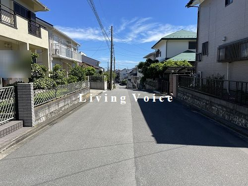 【仲介手数料０円】綾瀬市綾西4丁目　中古一戸建ての前面道路含む現地写真|綾瀬市綾西4丁目　中古一戸建て