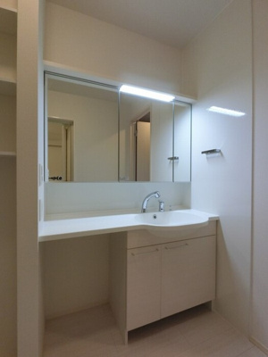 【洗面所】 | パルティール | 三面鏡（整理棚付き）カウンター化粧台