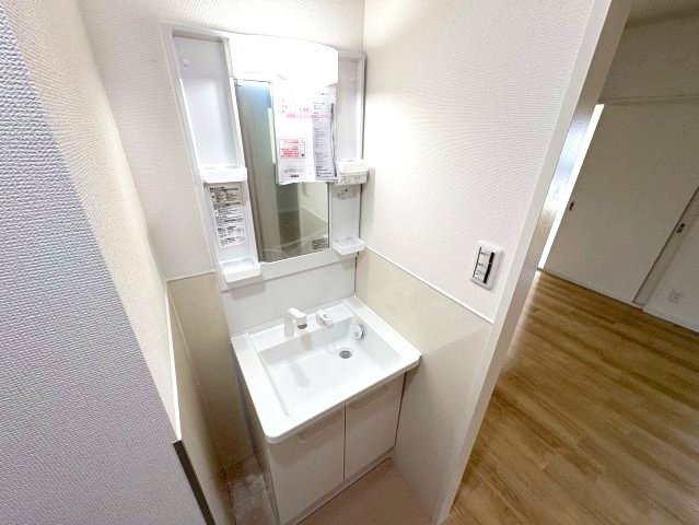 滝谷ユタカハイツの独立洗面台