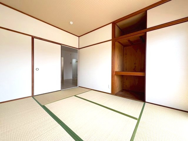 滝谷ユタカハイツの和室