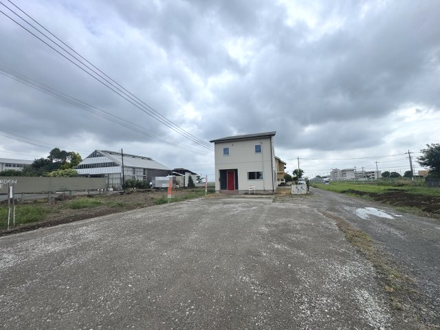 前橋市上佐鳥町　中古住宅の駐車場|5台以上駐車可能です！