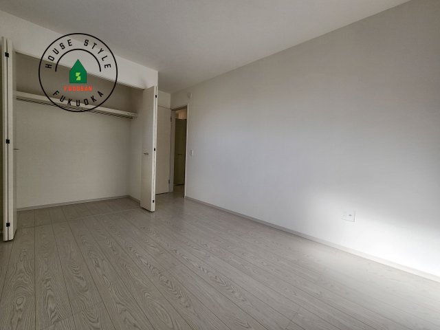 糟屋郡宇美町宇美東2丁目第6-2棟(1号棟)の子供部屋|柔らかい陽光が差し込む明るいお部屋を演出する設計。彩光の取れる窓が気持ちの良いお部屋を創り上げます。