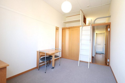 【居間・リビング】 | レオパレス曽我部 | 居間です