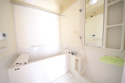 【浴室】 | レークパレス大津堅田 | シンプルな浴室