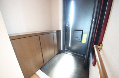 【玄関】 | レークパレス大津堅田 | 収納付きの玄関