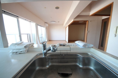 【キッチン】 | レークパレス大津堅田 | シンクからの見た目