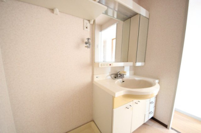 【洗面所】 | レークパレス大津堅田 | 洗面台別角度