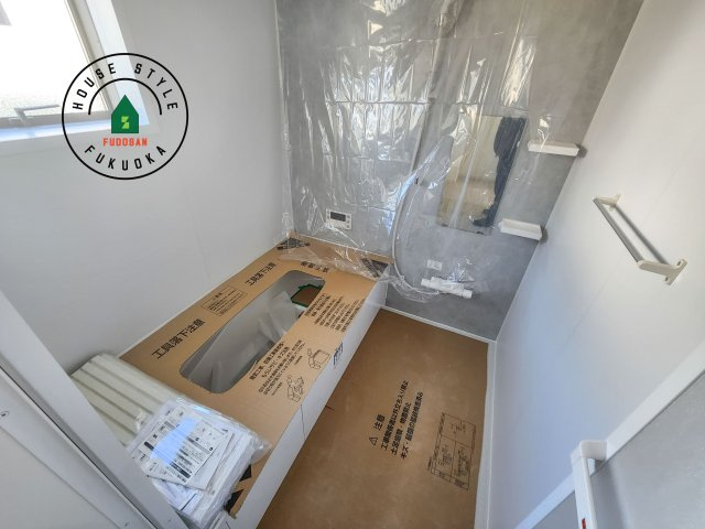 糟屋郡宇美町宇美東2丁目第6-2棟(2号棟)の浴室|1日の疲れを癒してくれる広々バスルーム。雨の日のお洗濯にも大活躍な浴室乾燥機付です！