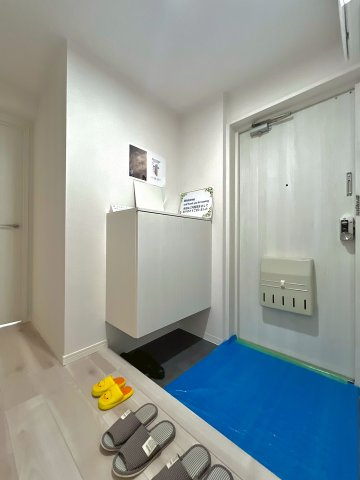 三井マンション手稲の玄関|シューズボックスの上にお気に入りの芳香剤や小物を置いて帰るのが楽しみになる自分好みの玄関に♪