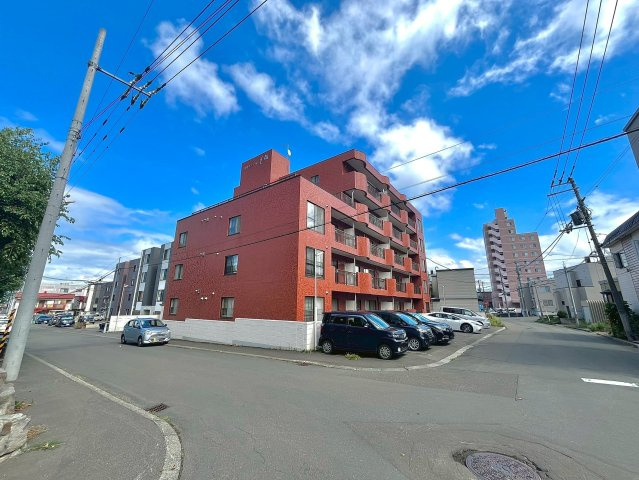 三井マンション手稲の外観|イオンやコンビニ、銀行や郵便局も近く日々の生活が大変便利な立地です！