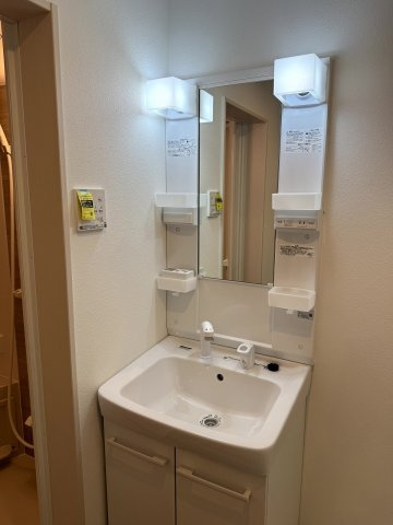 ジーメゾンエトワール西二見の洗面所