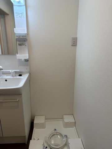 ジーメゾンエトワール西二見の洗面所