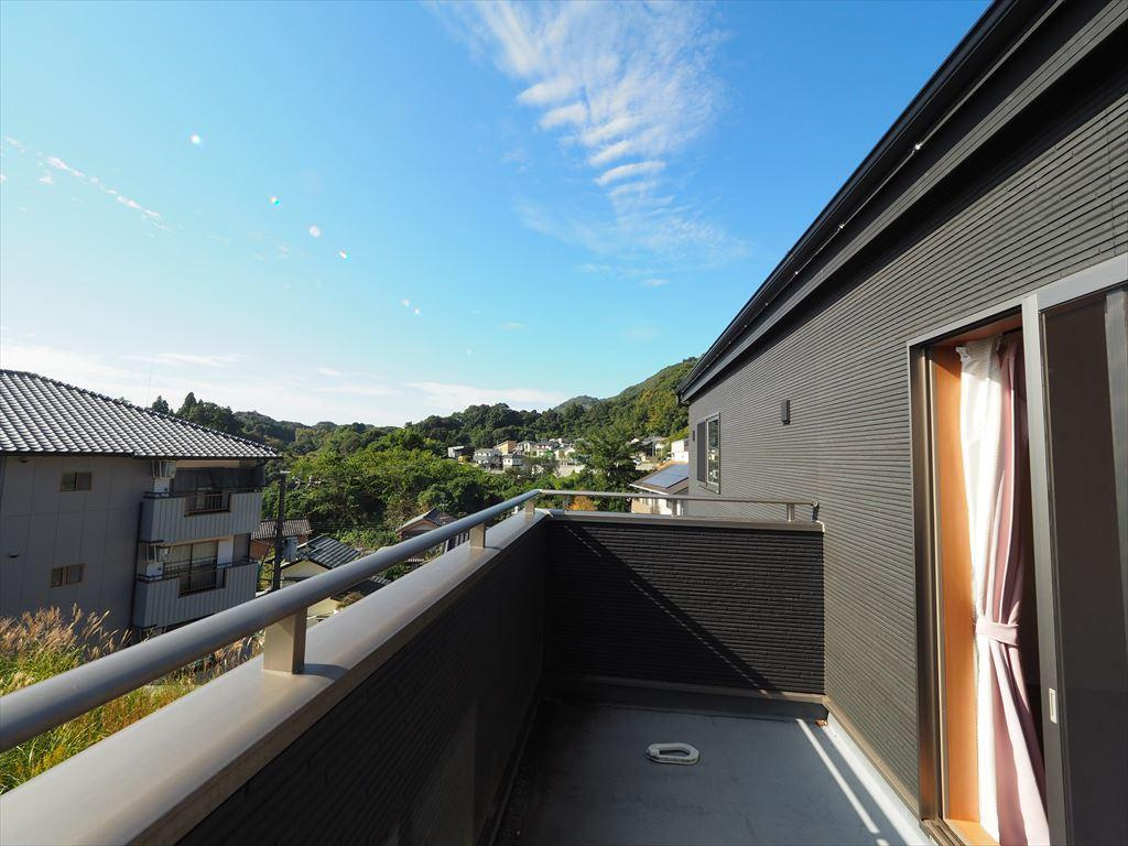 土佐市高岡町丁　中古一戸建のバルコニー