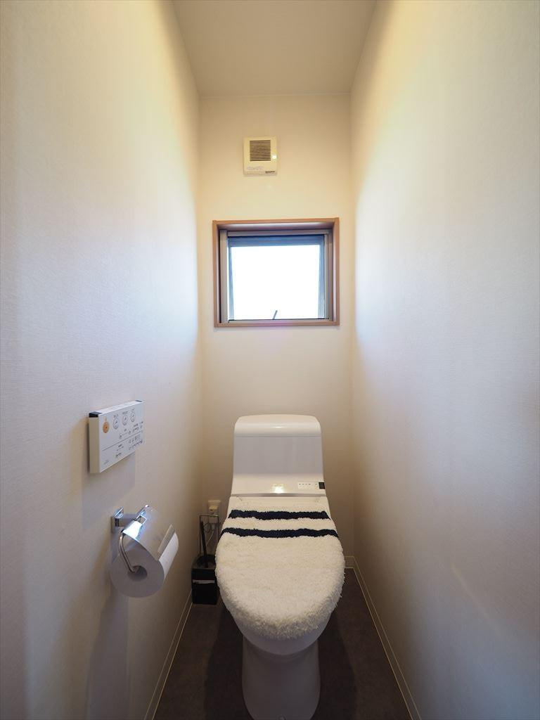 土佐市高岡町丁　中古一戸建のトイレ