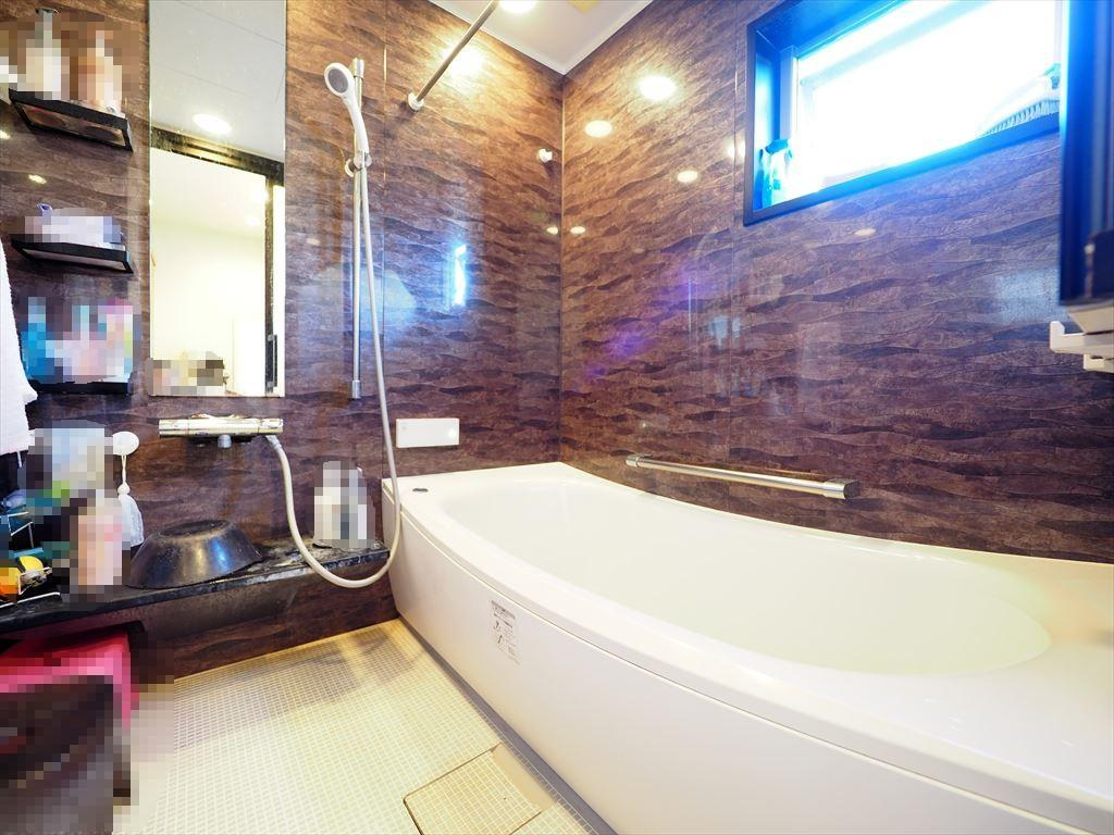 土佐市高岡町丁　中古一戸建の浴室