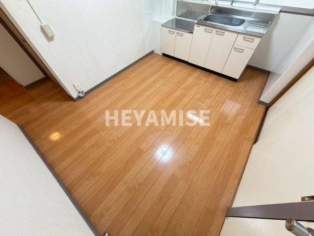 椿谷ビルの居間・リビング