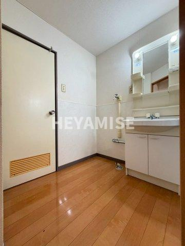 椿谷ビルの洗面所