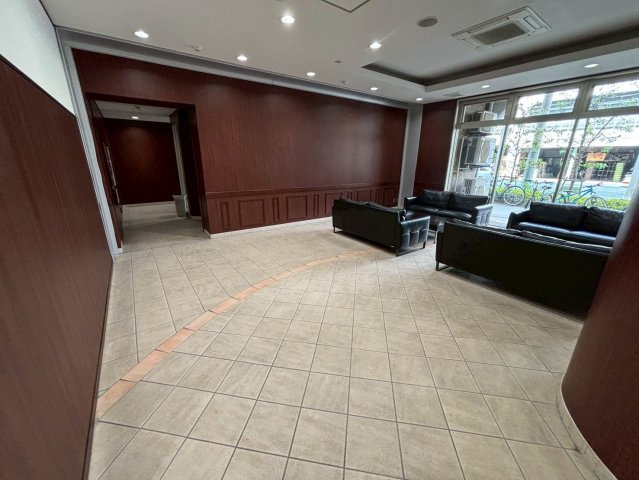 大阪市北区中崎３丁目の賃貸マンションのロビー