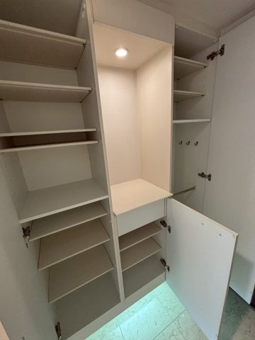 大阪市北区中崎３丁目の賃貸マンションの収納