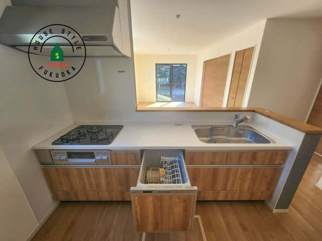 糸島市加布里4丁目第4-1棟(1号棟)のキッチン|キッチン。グリル・食器洗い乾燥機・浄水器も完備。