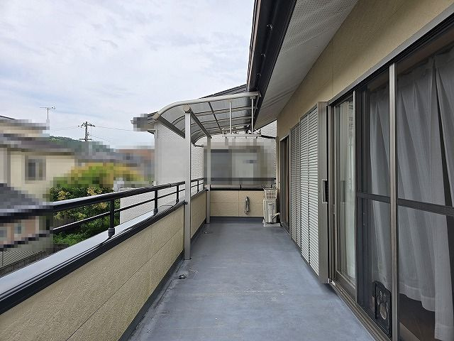 高知市朝倉甲　中古戸建のバルコニー