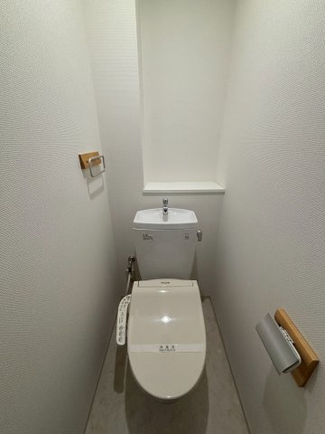 大阪市北区中之島４丁目の賃貸マンションのトイレ