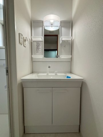 大阪市北区中之島４丁目の賃貸マンションの洗面所