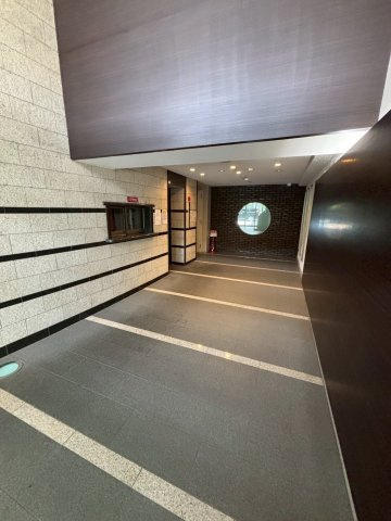 大阪市北区中之島４丁目の賃貸マンションのロビー