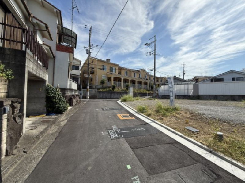 深阪６丁　新築分譲住宅　全４区画の前面道路含む現地写真