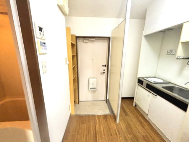 エステムコート東灘の玄関