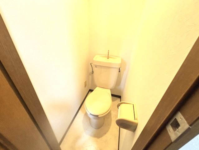 エステムコート東灘のトイレ