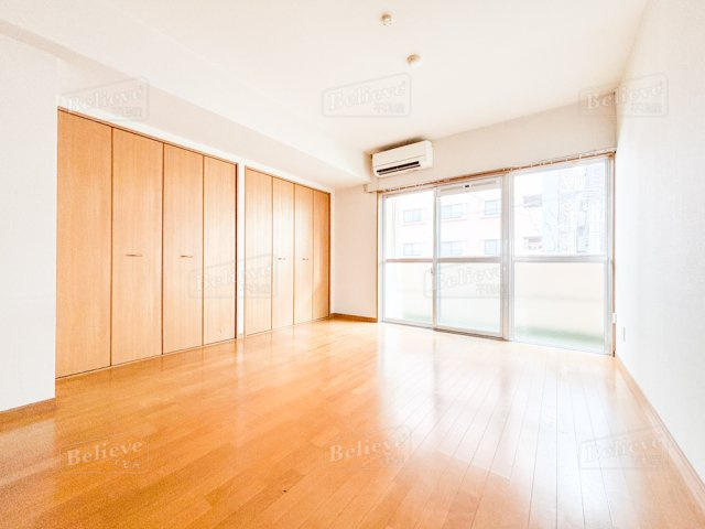 クオリティ平田の寝室|クローゼット付きの洋室です☆