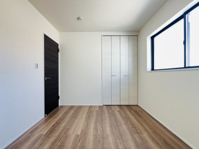 碧南市霞浦町4-35『仲介手数料無料』新築戸建ての洋室