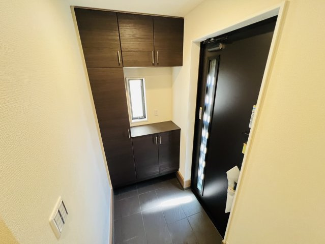 碧南市霞浦町4-35『仲介手数料無料』新築戸建ての玄関