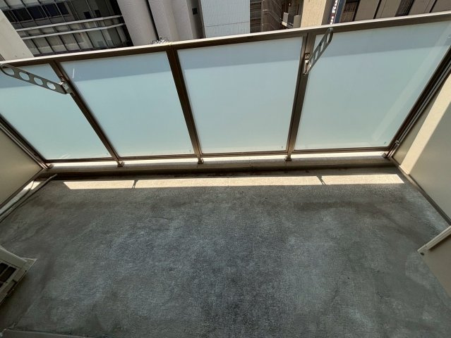大阪市中央区高麗橋１丁目の賃貸マンションのバルコニー