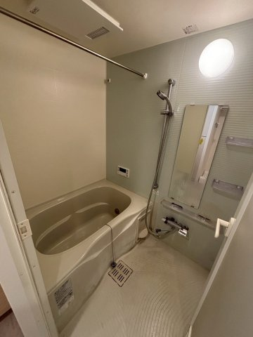 大阪市中央区高麗橋１丁目の賃貸マンションの浴室