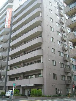 【外観】 | ボヌール府中 | 近隣に商業施設も多く、南武線・武蔵野線・京王線の3路線利用できる便利な立地です。