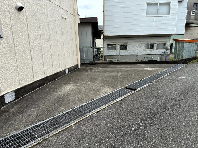 ファーストハウスの駐車場