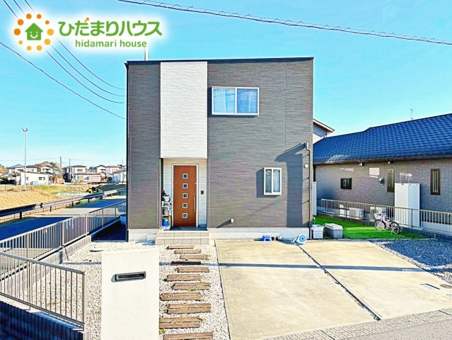 【外観】 | 東茨城郡茨城町桜の郷　中古戸建 | 近隣に商業施設多数あり(^^)/