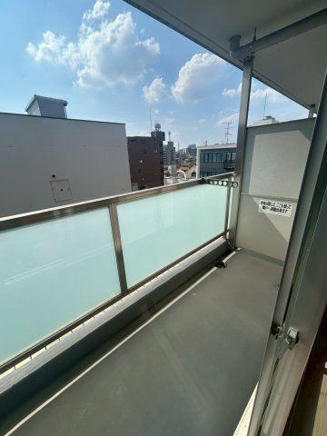 AMBER HOUSE Jingu　名古屋市賃貸　仲介手数料無料のバルコニー