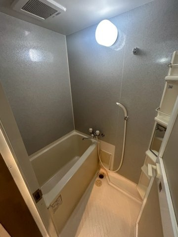 AMBER HOUSE Jingu　名古屋市賃貸　仲介手数料無料の浴室