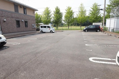 【駐車場】 | ベルデュール・ウィルモア Ａ・Ｂ | 駐車場