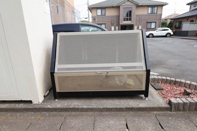 【その他共用部分】 | ベルデュール・ウィルモア Ａ・Ｂ | ゴミストッカー