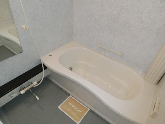 ベルデュール・ウィルモア Ａ・Ｂの浴室|一坪タイプ浴室