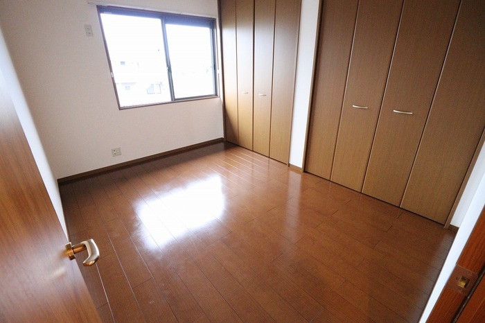 パストラーレ Ａ・Ｂの寝室|南側洋室