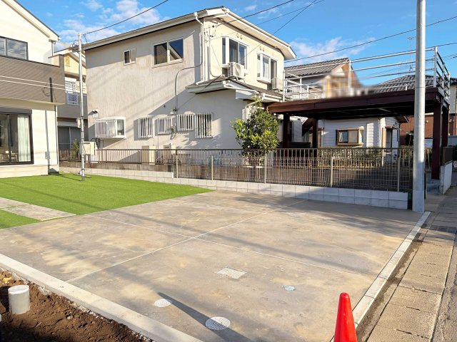 土浦市右籾　新築戸建て　D号棟の駐車場|カースペースは3台完備。ゲスト用のスペースも確保できますね♪