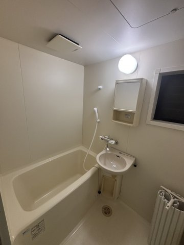 ルナ緑町の浴室|広めのユニットバス　
サーモ水栓